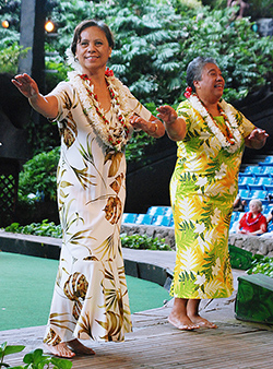 gay_sunday2008moanikeala