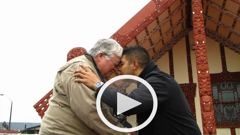 hongi_video_with_play