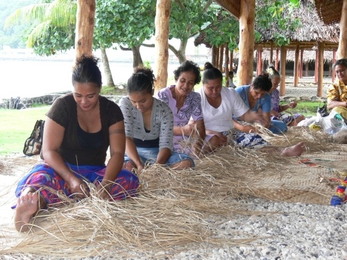 samoa_womenweaving