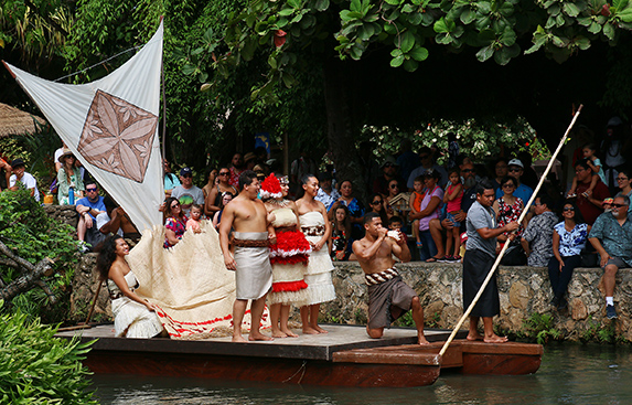 Samoan canoe, Polynesian Cultural Center's new Huki production