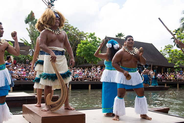 Samoa canoe boat huki costume