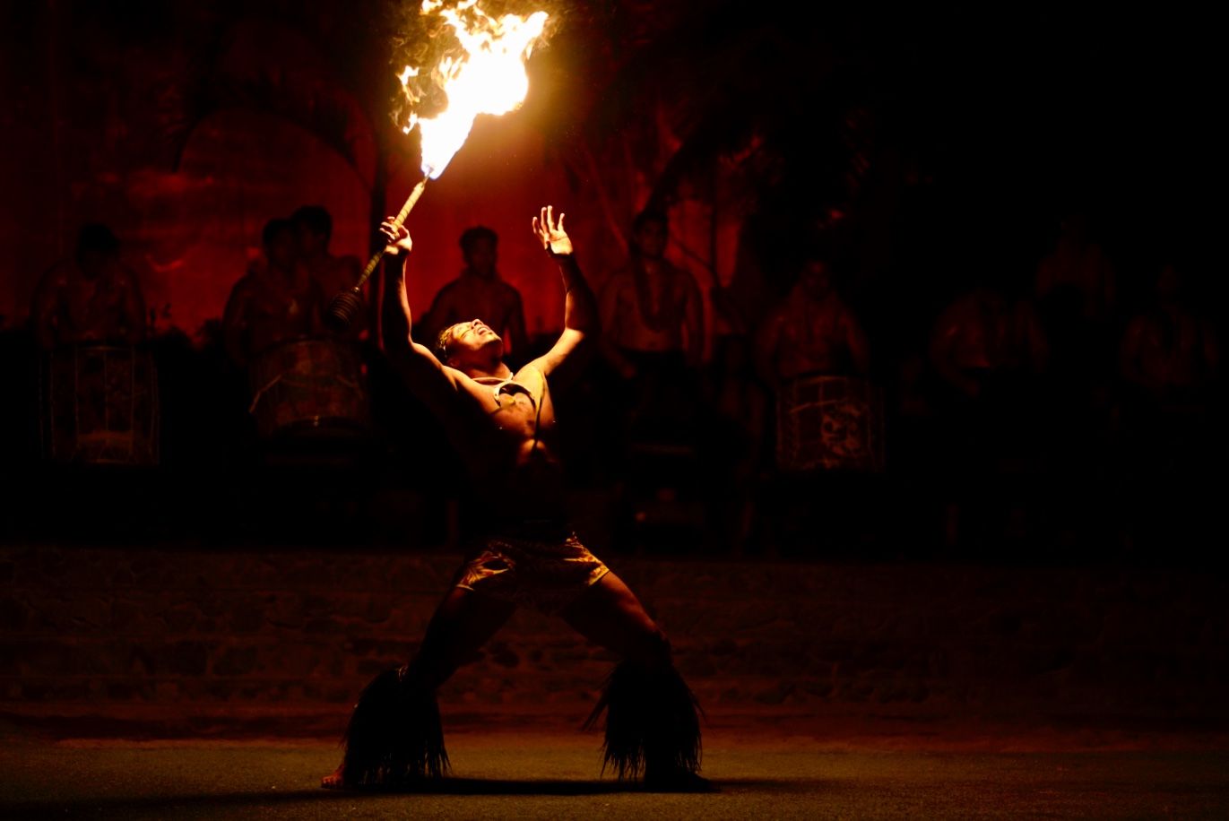 Photograph of Falaniko Penesa, 2019 Champion of the 27th World Fireknife Competition