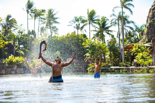 maui god and brothers in lagoon