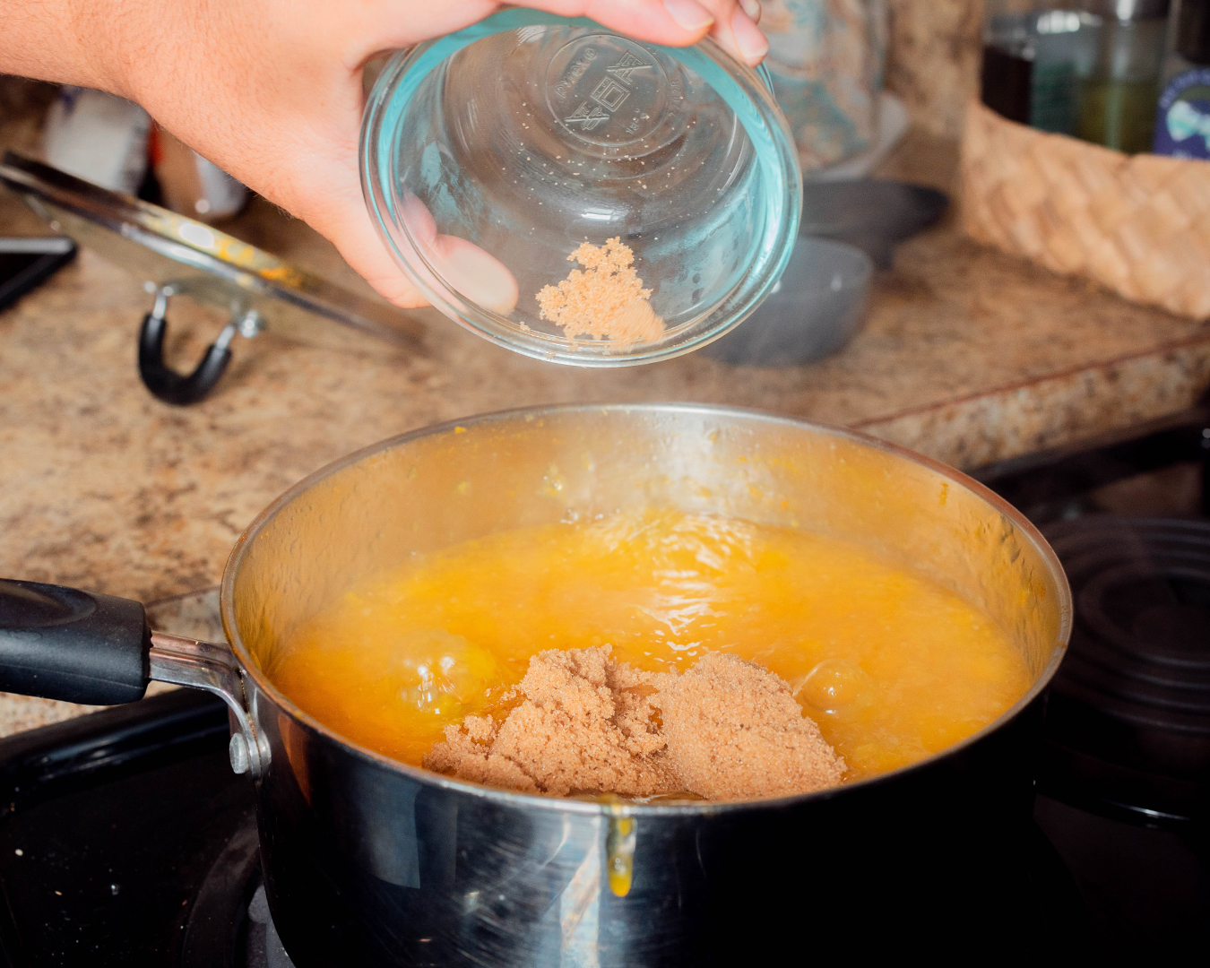 A 1/2 cup of brown sugar is added to the supoesi