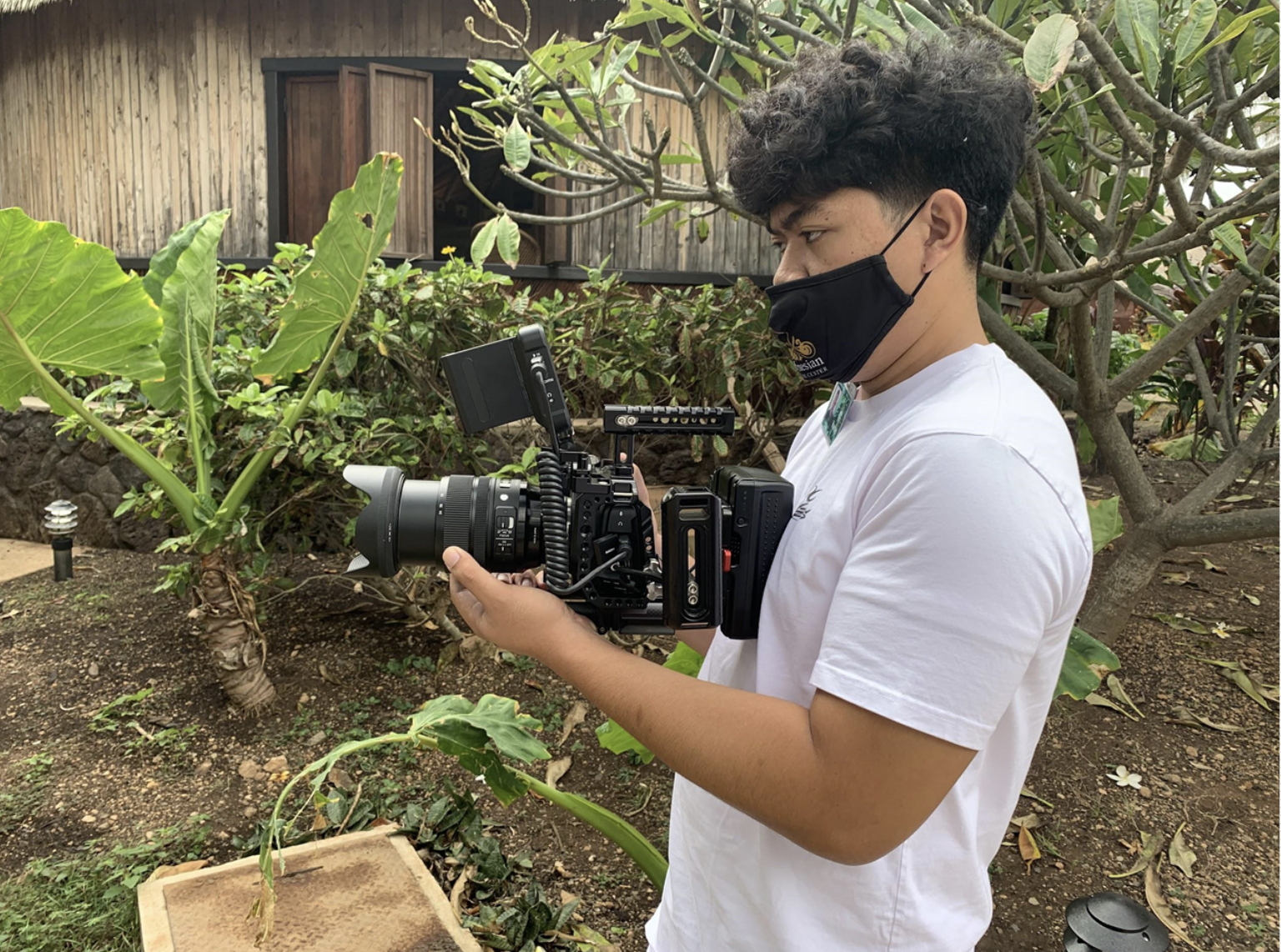 photo of Harold Pedroso video-graphing. Lead of Instagram page content creator.