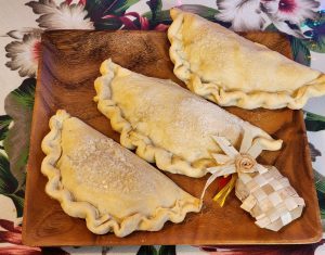 3 completed paifalas using alternative crust edging