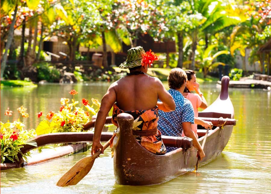 tongan canoe with guests
