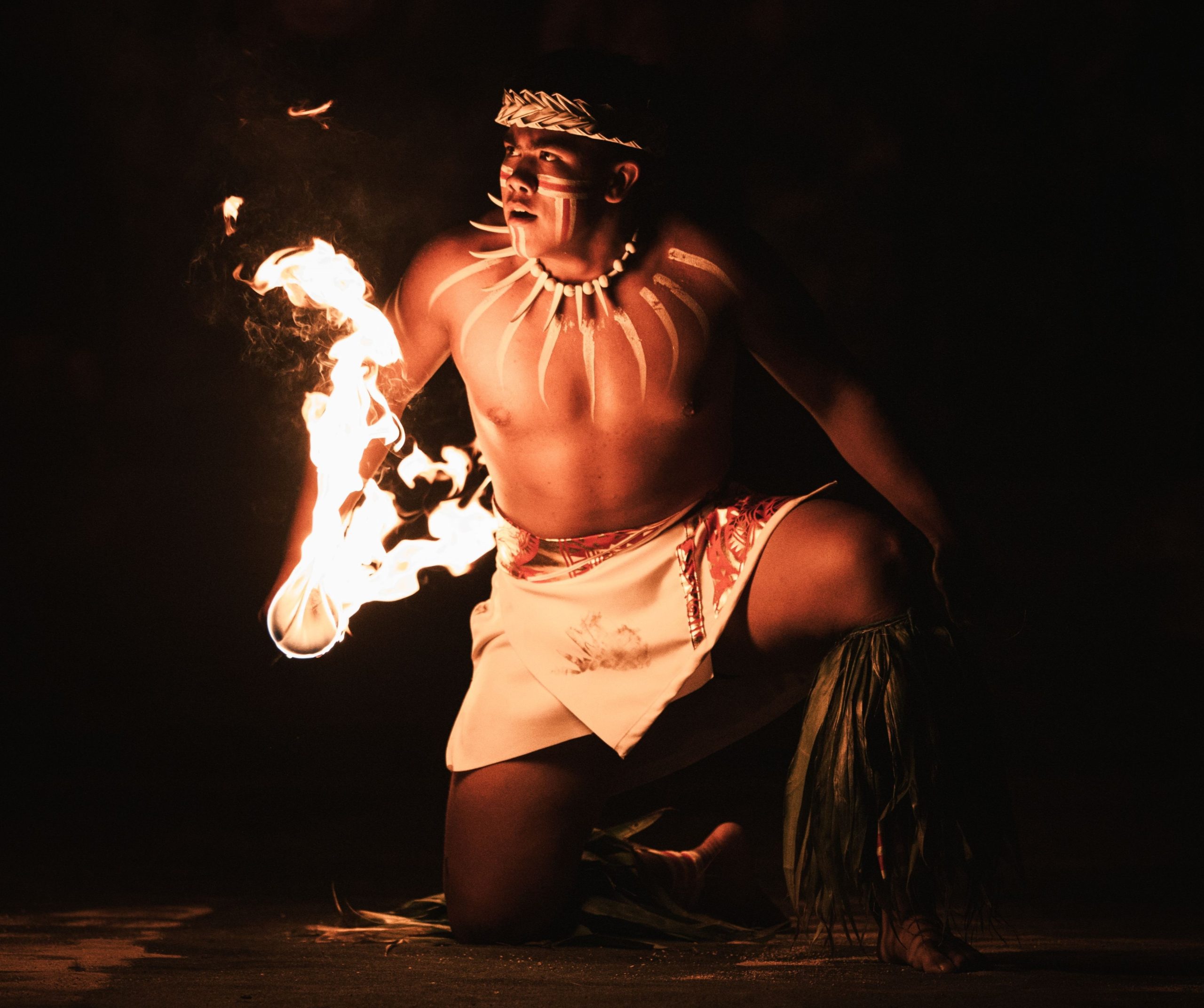 Matagi Lilo performs at the 2023 World Fireknife Championship